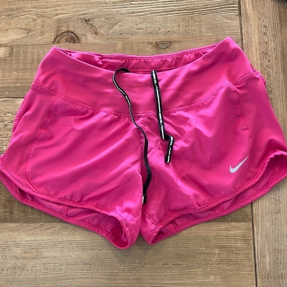 Nike Dry Fit Hot Pink Shorts Size XS - Picture 1 of 5